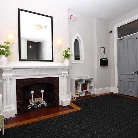 Large Stylish Newbury Street Studio W/ Kitchen Boston Bagian luar foto