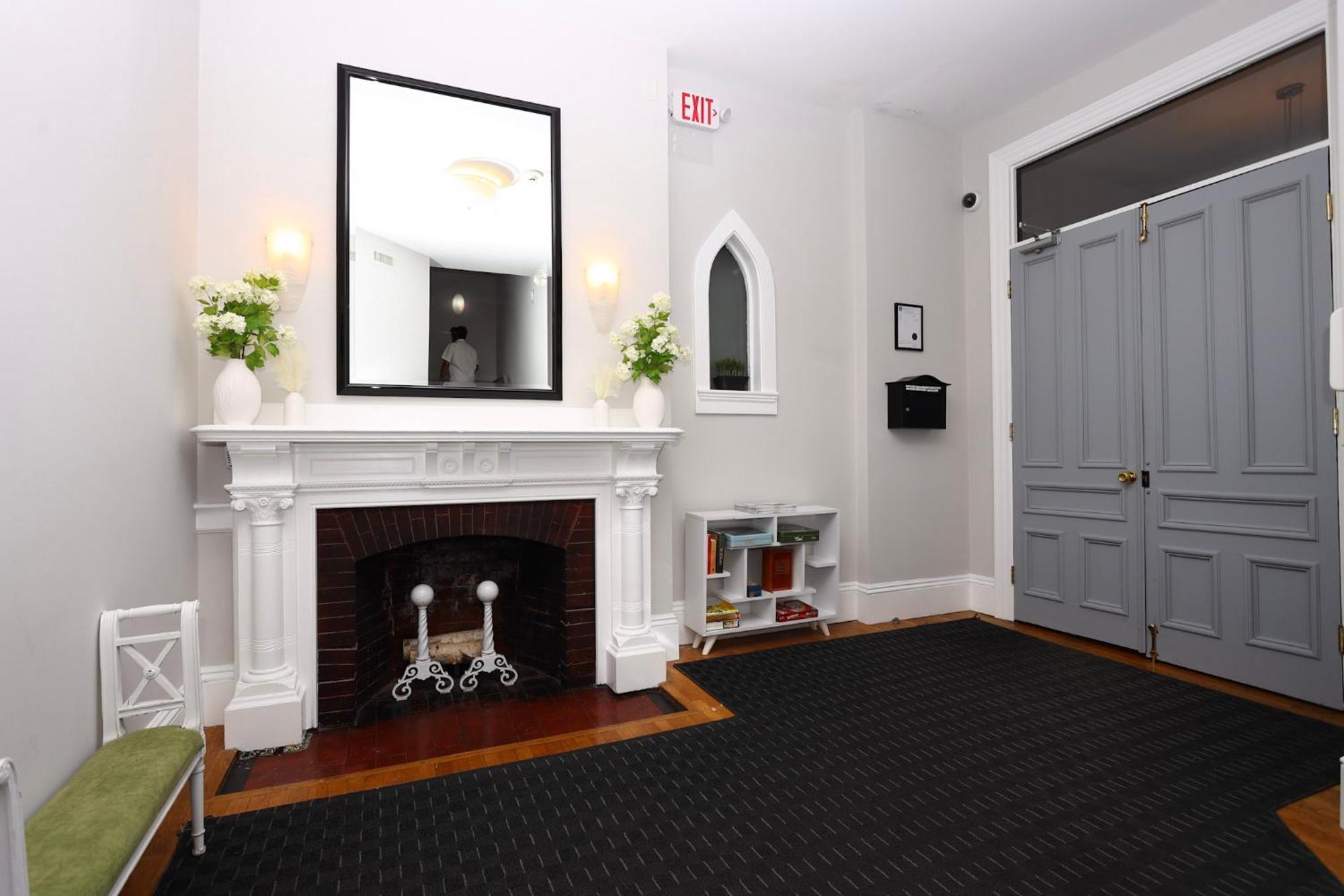Large Stylish Newbury Street Studio W/ Kitchen Boston Bagian luar foto