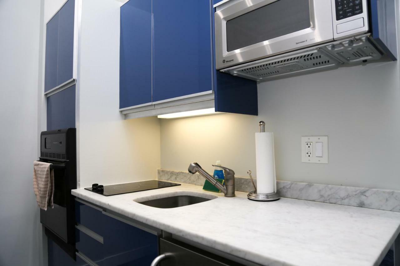 Large Stylish Newbury Street Studio W/ Kitchen Boston Bagian luar foto