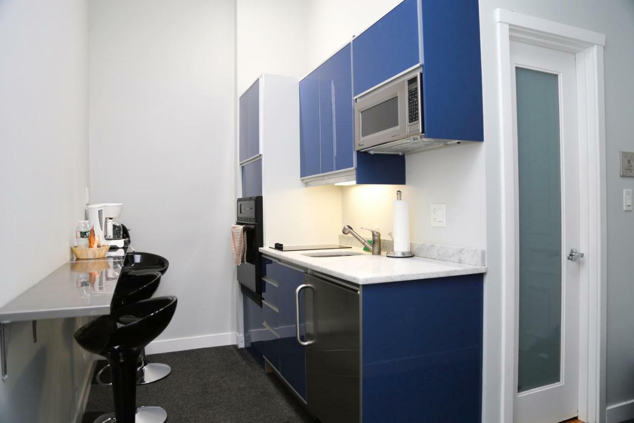 Large Stylish Newbury Street Studio W/ Kitchen Boston Bagian luar foto